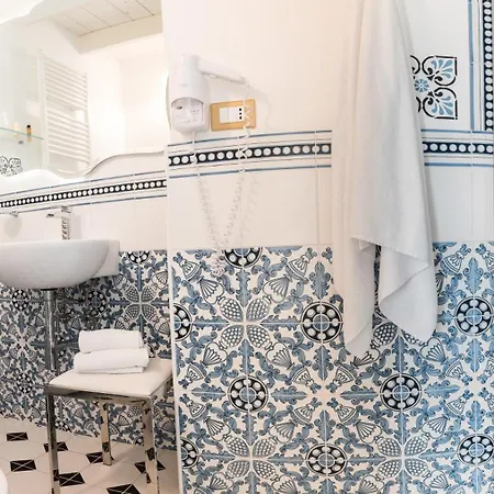 Dimora Dell'osanna Di Charme B&B 4*